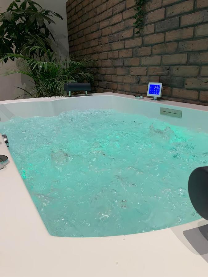 V' Appart Spa Troyes Bagian luar foto